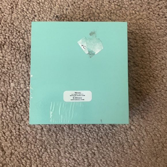 Disney Minnie Mouse 14k Gold Flash Plated Earrings - Picture 4 of 4